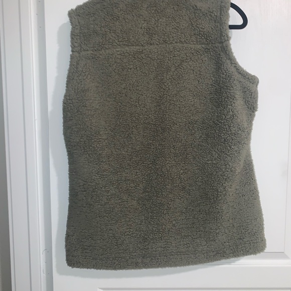 Columbia Fleece Vest. Size XL. Olive Green. - Picture 3 of 4
